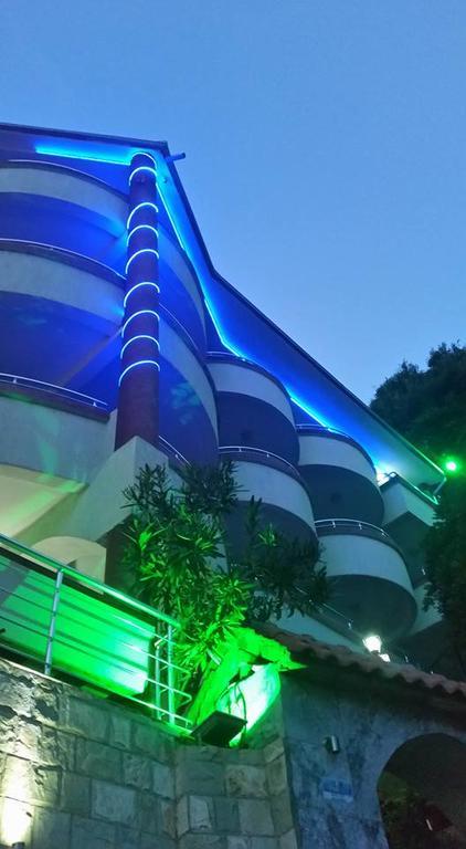 Hotel Hoti Ulcinj Ngoại thất bức ảnh