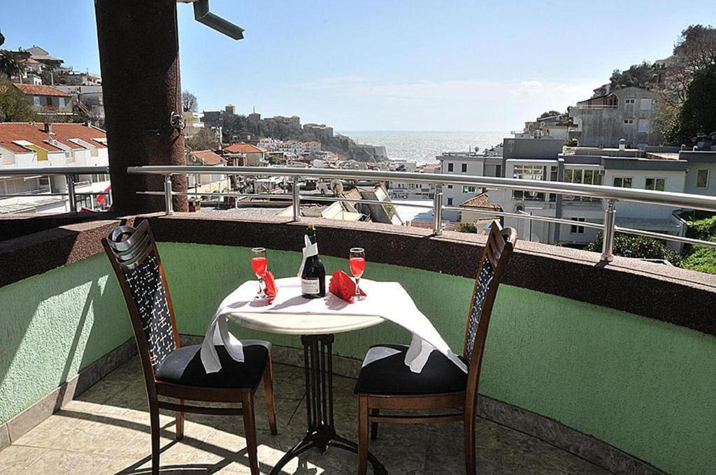 Hotel Hoti Ulcinj Ngoại thất bức ảnh