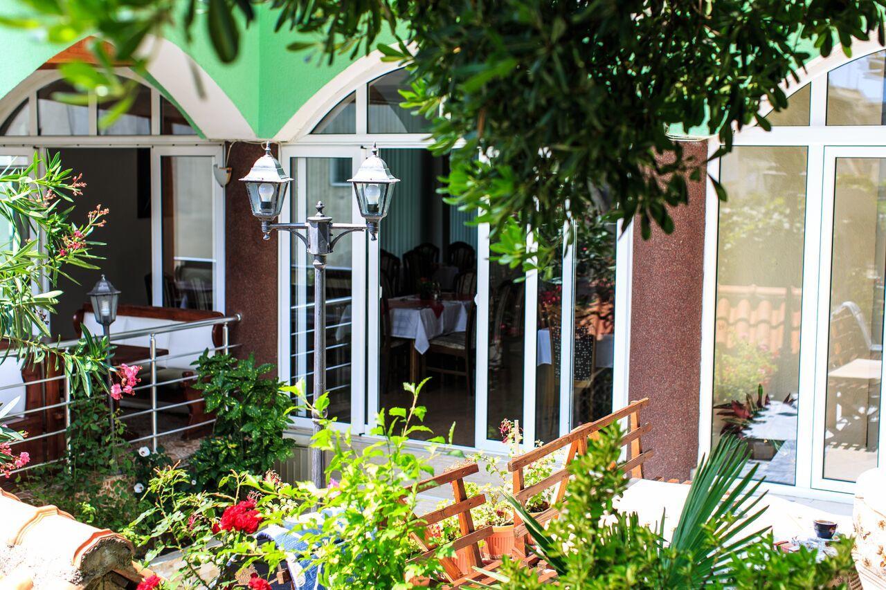 Hotel Hoti Ulcinj Ngoại thất bức ảnh