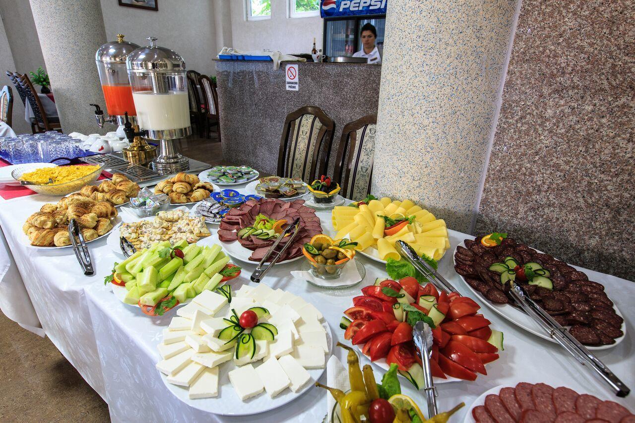 Hotel Hoti Ulcinj Ngoại thất bức ảnh
