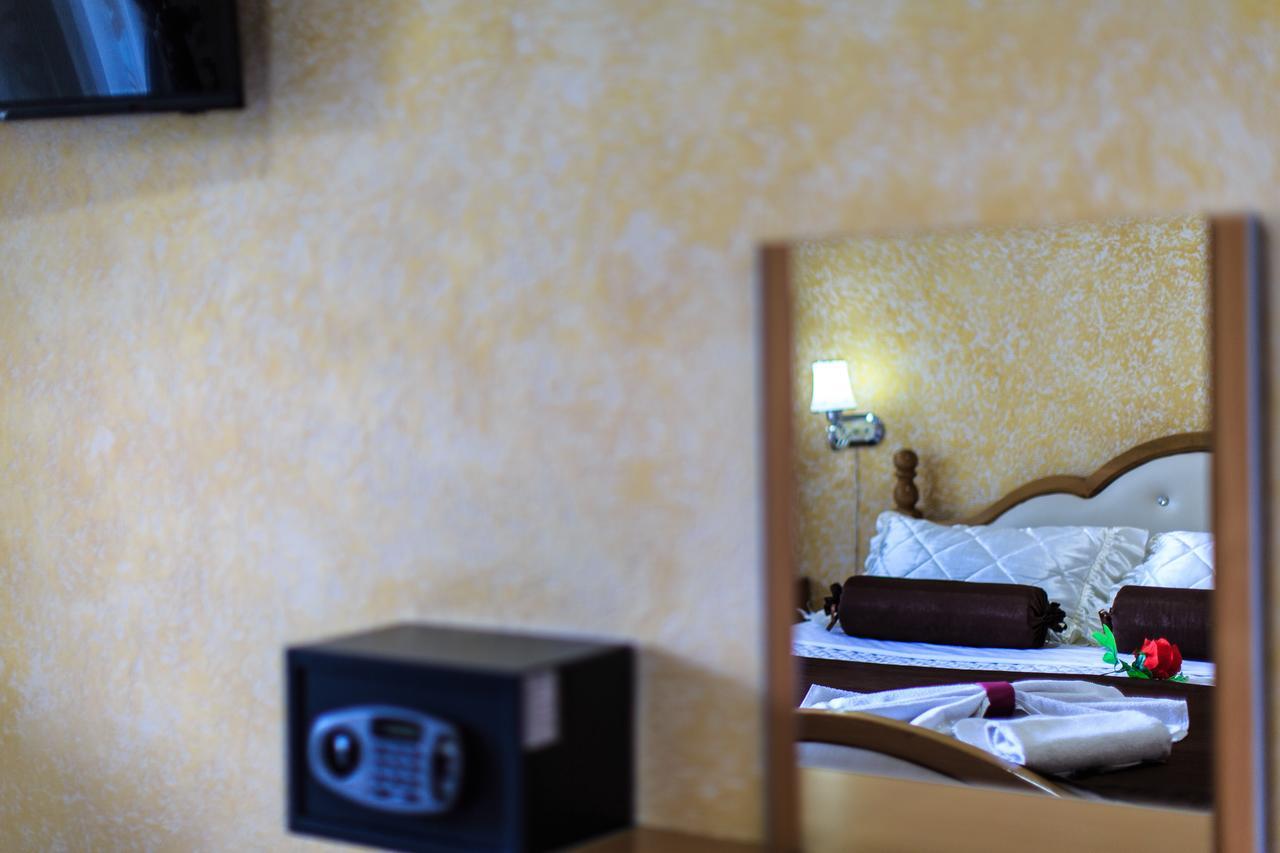 Hotel Hoti Ulcinj Ngoại thất bức ảnh