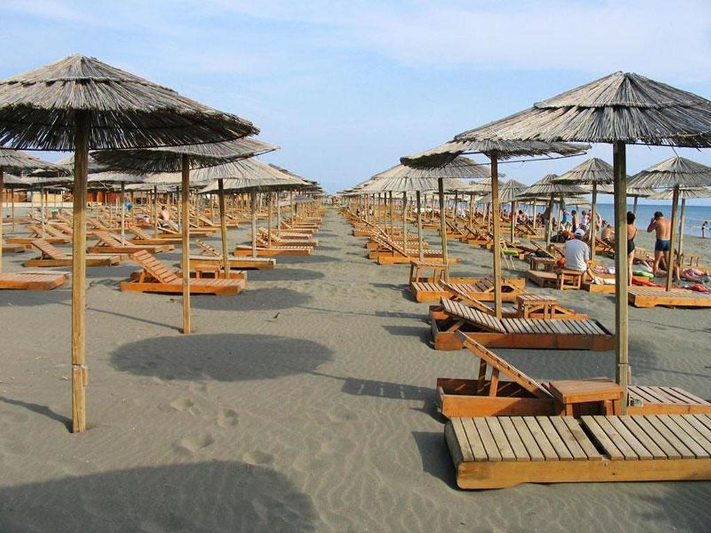 Hotel Hoti Ulcinj Ngoại thất bức ảnh
