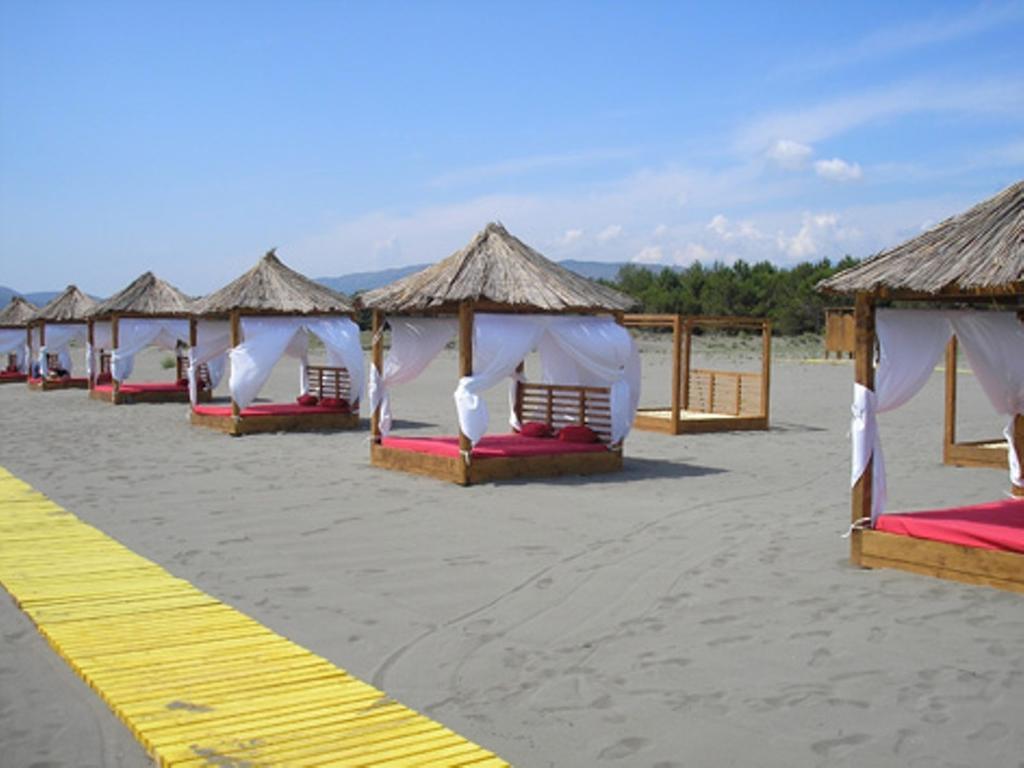 Hotel Hoti Ulcinj Ngoại thất bức ảnh