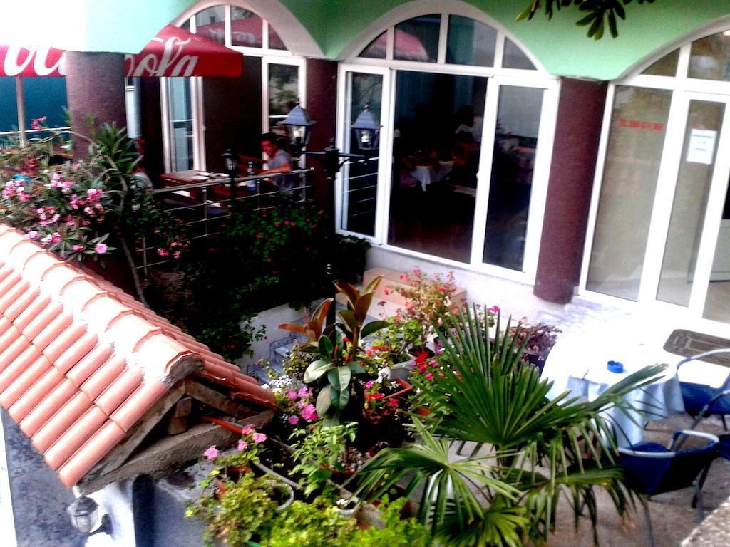 Hotel Hoti Ulcinj Ngoại thất bức ảnh